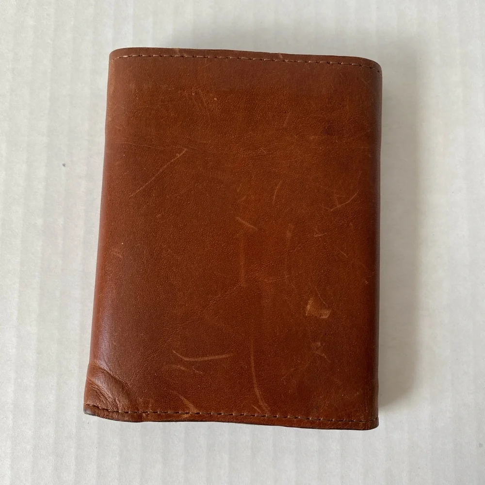 PG SPORT BROWN LEATHER TRIFOLD WALLET